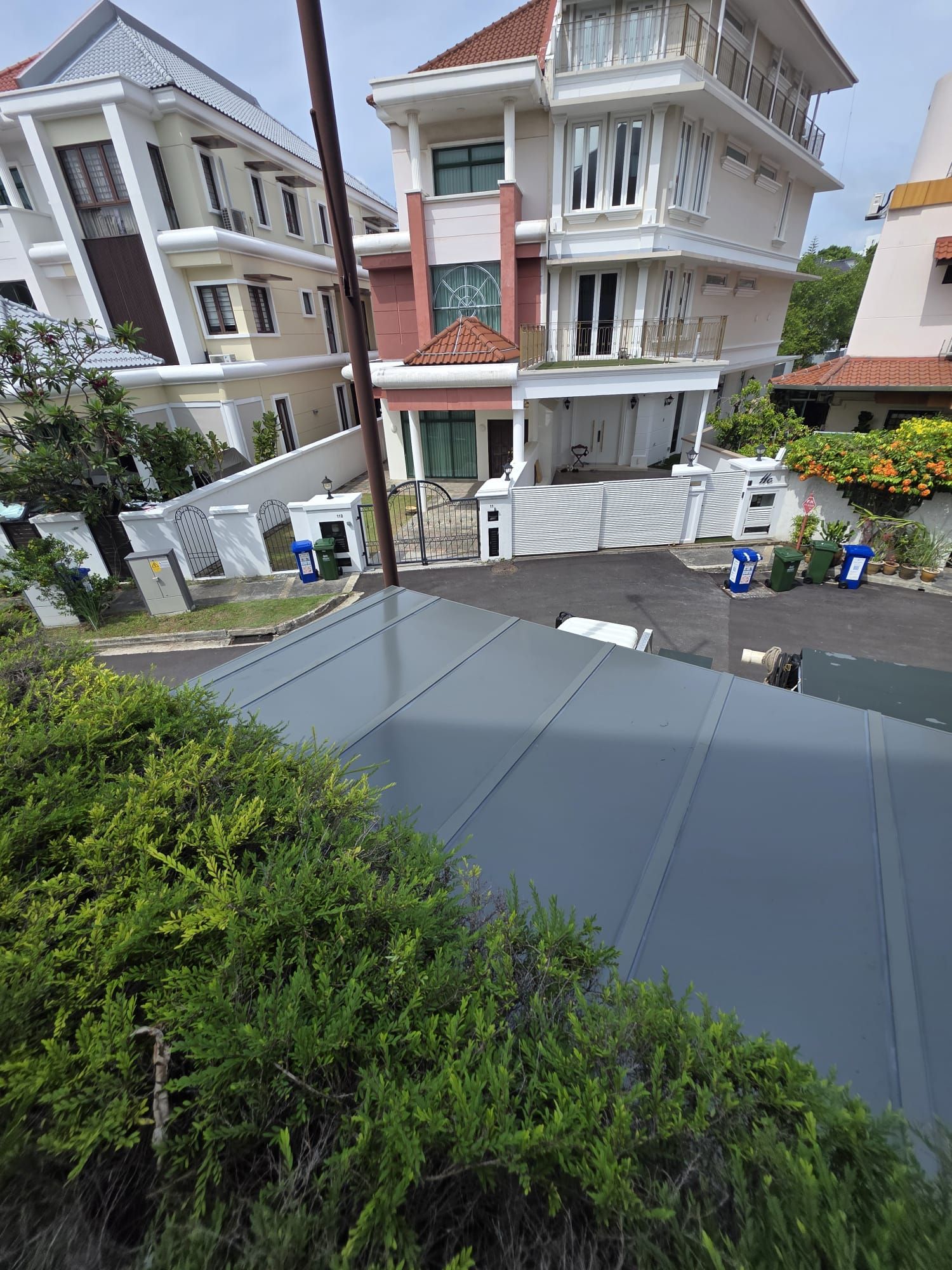 Cantilever aluminium composite panel for car porch